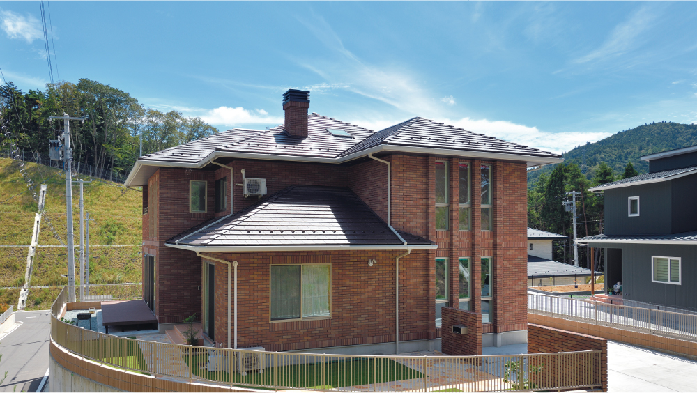 大きな駐車場に憧れの庭ペットと趣味にこだわった家 サムネイル画像